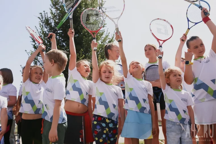 Фото: Четыре крытых корта, фитнес, сауна и кафе: в Кемерове открыли теннисный центр 37