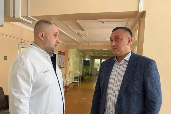 Глава минздрава Кузбасса проверил медучреждения в Юрге 