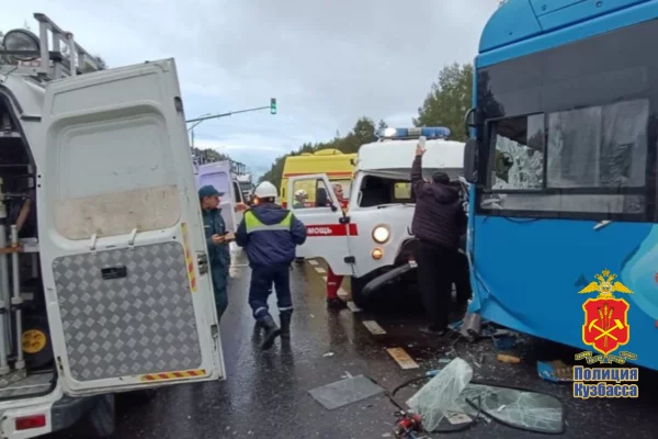 В Кемерове водителю пассажирского автобуса ограничили свободу за ДТП со скорой
