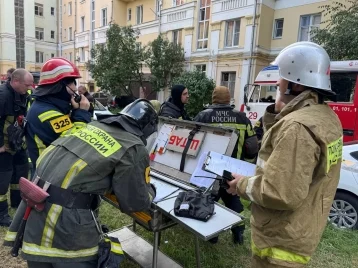 Фото: При тушении огня в пятиэтажном доме в Балашихе погиб пожарный 1