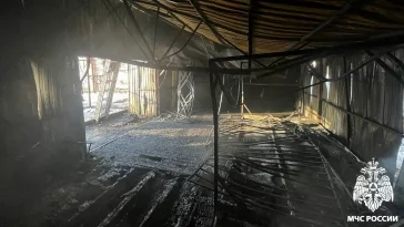 Фото: В Новокузнецке сгорел салон ритуальных услуг 2