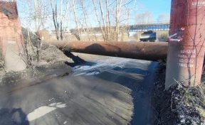 Кондома затопила дорогу в Новокузнецке, движение перекрыто