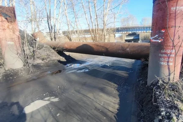 Кондома затопила дорогу в Новокузнецке, движение перекрыто