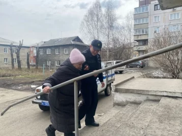 Фото: В Кузбассе заблудилась 85-летняя женщина: ей помогли вернуться домой 1