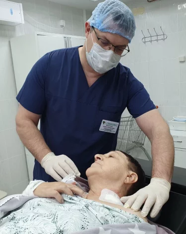 Кузбасские врачи вытащили из горла пациентки кусок проволоки