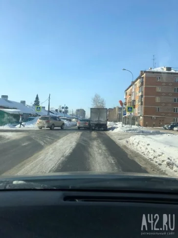 Фото: В Кемерове около парка произошло ДТП 2