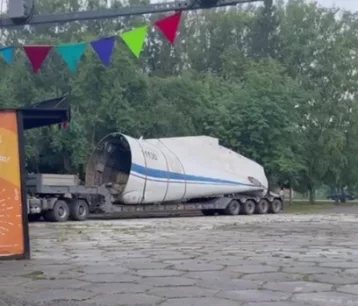 Фото: Дмитрий Анисимов: самолёт АН вернут в парк «Антошка» в Кемерове 1