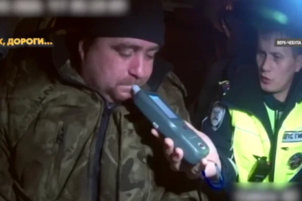 Пьяный кузбассовец на снегоходе пытался сбежать от полицейских