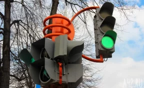 В Кемерове светофор на перекрёстке Терешковой — Притомский перевели в жёсткий режим