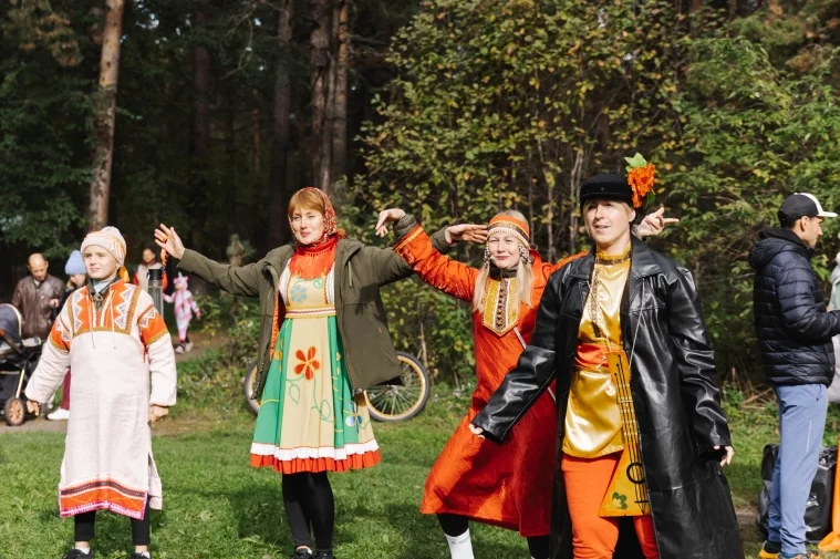 Фото: Километры, костюмы и подарки: как прошёл большой забег в честь 25-летия Goodline 4