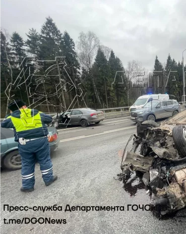 В Москве пострадавшего в ДТП на Киевском шоссе эвакуировали на вертолёте