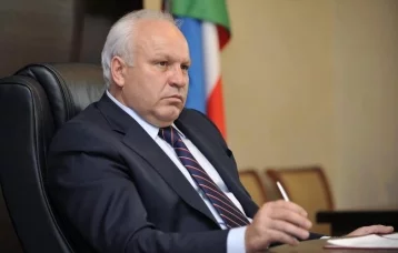 Фото: Не так поняли: в пресс-службе главы Хакасии Зимина опровергли его отставку 1
