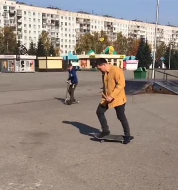 Фото: Опубликовано видео, как мэр Новокузнецка катается на скейтборде 1