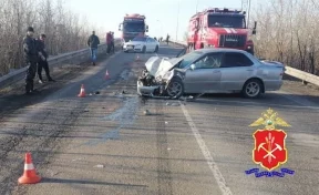 В Кузбассе в ДТП с легковушкой и автобусом пострадали два взрослых и ребёнок