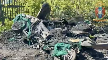 Фото: В Осинниках грузовик с углём устроил тройное ДТП: пострадали 5 человек 1