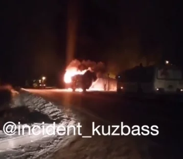 Фото: Пожар в автобусе в Кемерове попал на видео 1