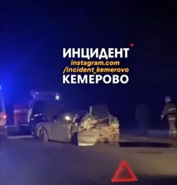 Фото: Появились кадры с места ночного ДТП в Кемерове 1