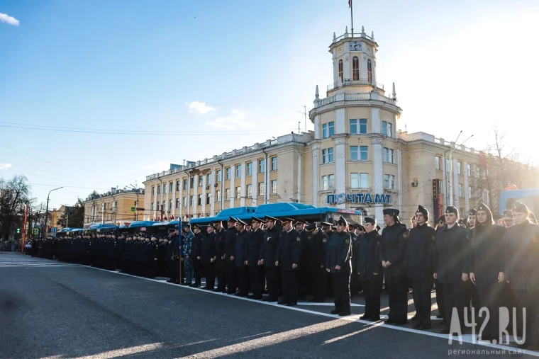 Фото: В Кемерове прошла первая репетиция парада к 9 Мая 15