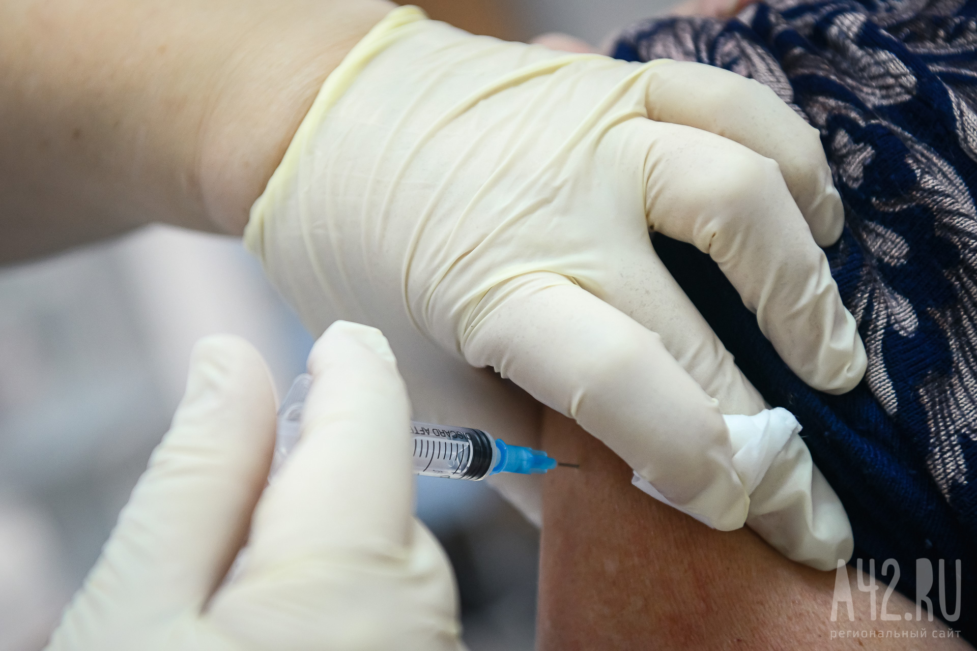 Терапевт Светлаков рассказал, в каких случаях не стоит ставить прививку от гриппа