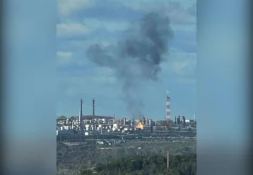Фото: Губернатор Хабиров: подвергшийся атаке БПЛА завод «Башнефти» работает штатно 1