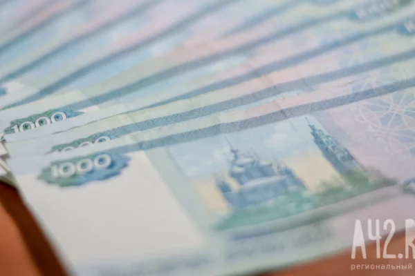 В Ленобласти сотрудница ЧОП заказала убийство мужа за 20 000 рублей, чтобы завладеть его квартирой