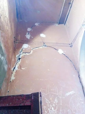 Фото: Трещит по швам: как кемеровчане живут в рассыпающихся домах 5