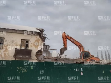 Фото: В Кемерове начали снос разрушенного дома на проспекте Ленина 2