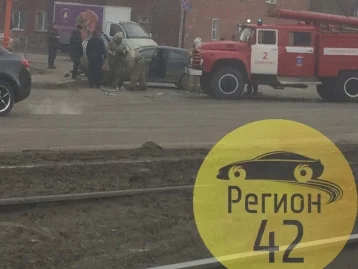 Фото: В Кемерове произошла серьёзная авария с участием «Волги» и Opel Astra 4