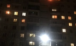 В Кемерове из-за петарды загорелся балкон в многоэтажном доме