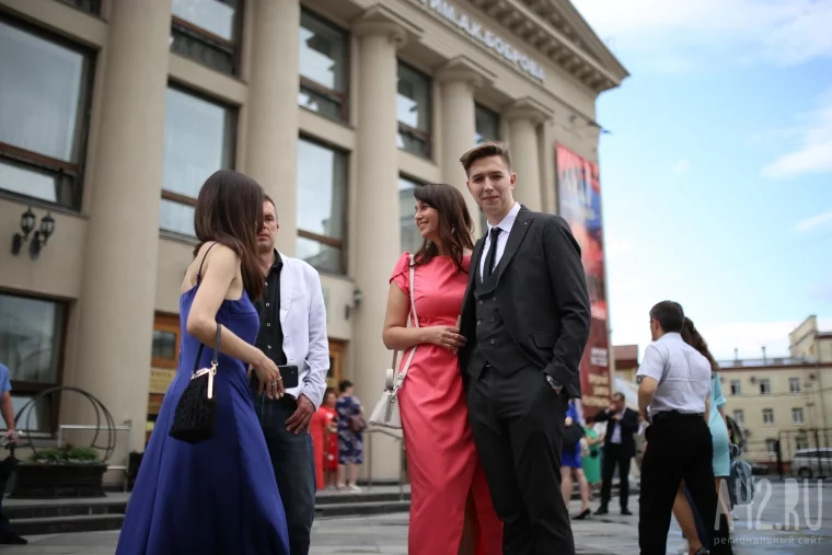 Фото: В Кемерове прошли выпускные. Как это было 27