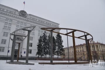 Фото: Названы сроки установки новой ели за 18 млн рублей на площади Советов в Кемерове 1