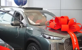 «Подарок на Новый год»: в Кузбассе 3 первые многодетные семьи получили бесплатные автомобили