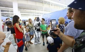 Как попасть в виртуальную реальность: выставка роботов в Новокузнецке