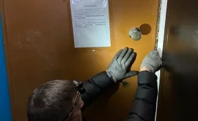 В Кузбассе пенсионер оставил без тепла целый подъезд: его квартиру пришлось вскрыть