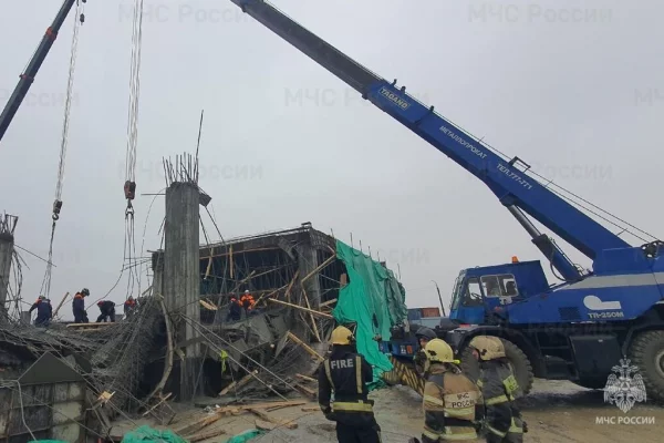 В российском регионе четыре человека пострадали при обрушении здания