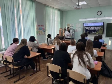 Фото: «Сибантрацит» продолжает профуроки в школах 3