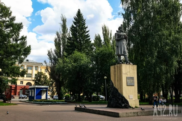 Власти Кемерова демонтируют три гаража, три погреба и шлагбаум