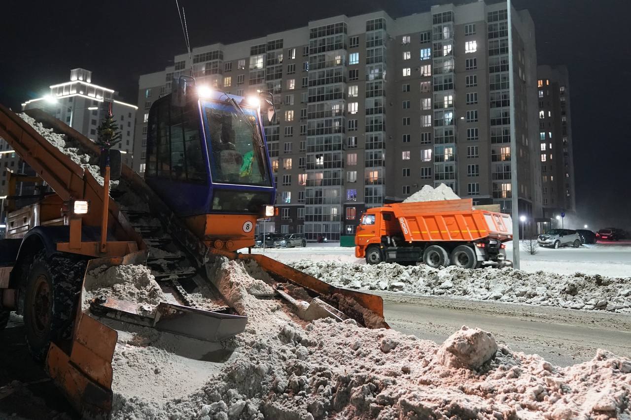 Перед Крещением в Кемерове убирают последствия снегопада