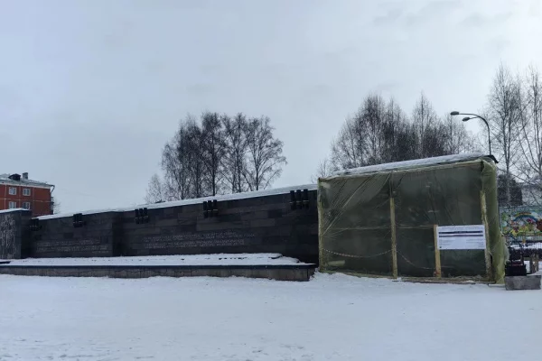 В мэрии Новокузнецка рассказали о продолжении реставрации стены «Тыл — Фронту»
