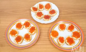 Стало известно, какая икра подешевела к Новому году 