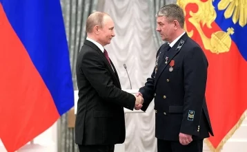 Фото: Путин вручил кузбасскому шахтёру золотую звезду Героя Труда РФ 1