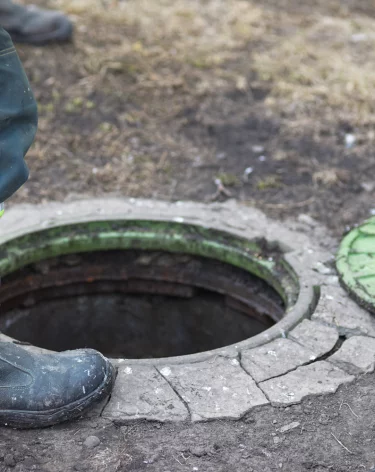Кемеровчанам объяснили причину стойкого запаха на перекрёстке Баумана — Базовая