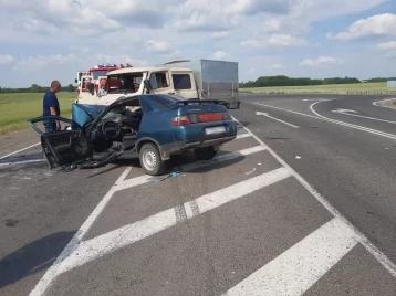 Фото: В Кузбассе водителей двух столкнувшихся машин признали виновными в смертельном ДТП: погибли два пассажира 1