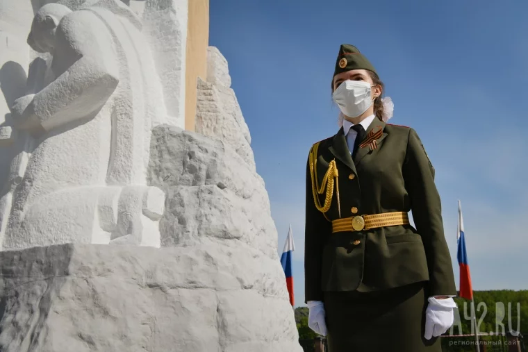 Фото: 75-летие Победы: как Кемерово отмечает праздник во время пандемии коронавируса 37