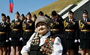 Ветеран ВОВ Анна Котенко стала почётным гостем на церемонии принятия присяги молодыми полицейскими Кузбасса