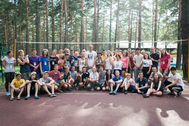 Фото: Чемпион мира по волейболу сыграл с юными геологами в Кемеровском районе 4
