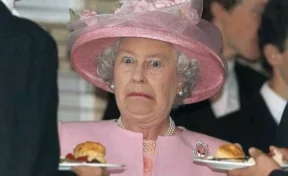 Курьер привёз пиццу британской королеве