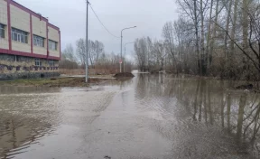 В Новокузнецке вода подтопила два кафе на Вертолётной площадке