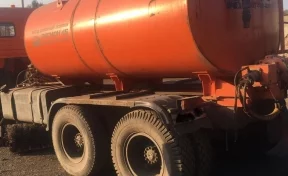 В Кузбассе у предпринимателя арестовали грузовики за долги перед налоговой