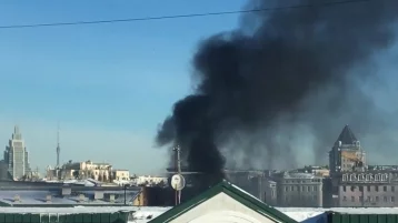 Фото: В Москве загорелось здание консерватории имени Чайковского  1